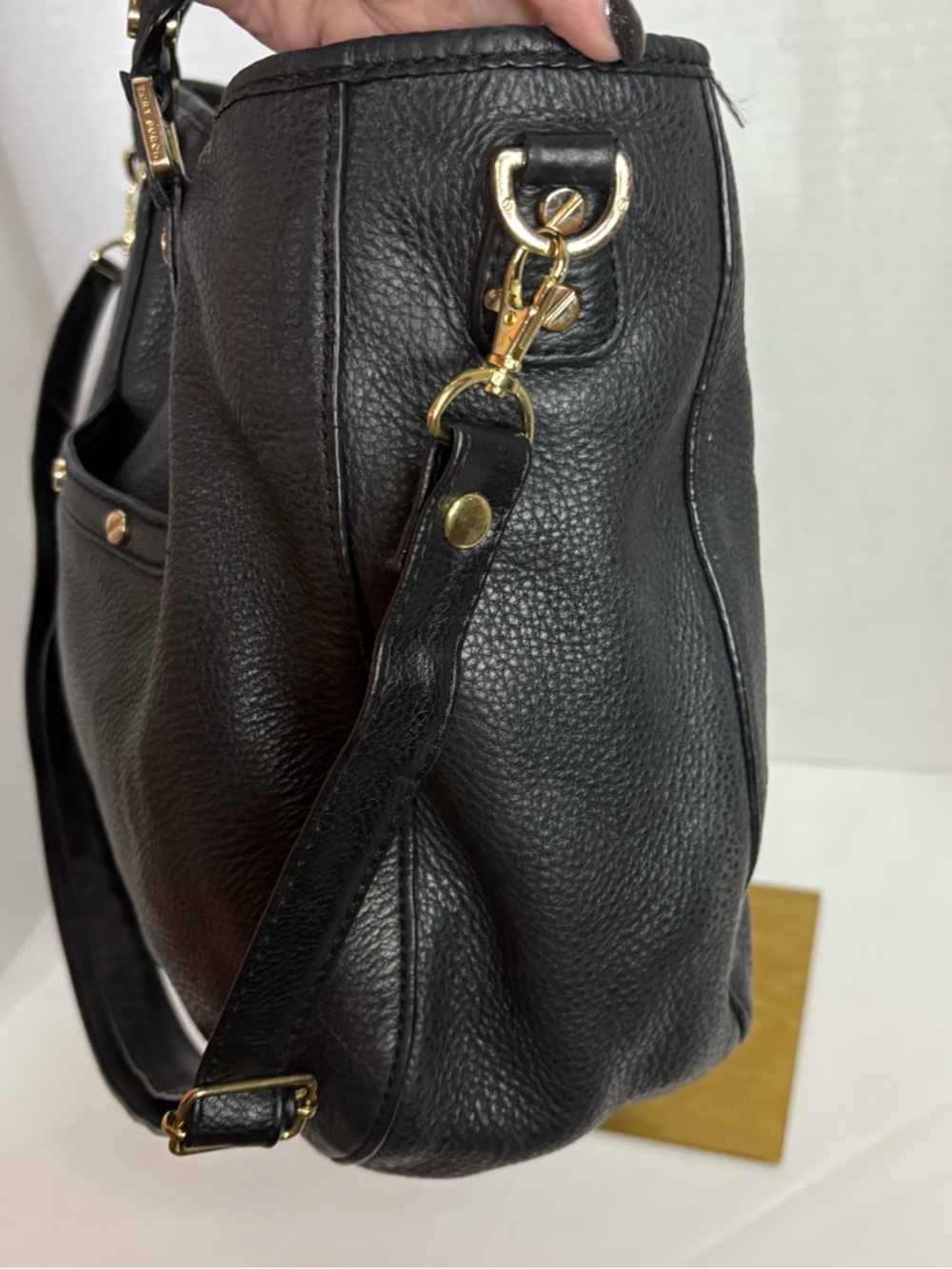 SOLD!!!!Black Leather Shoulder Bag w: detachable strap with Gold Hardware - Picture 4 of 14